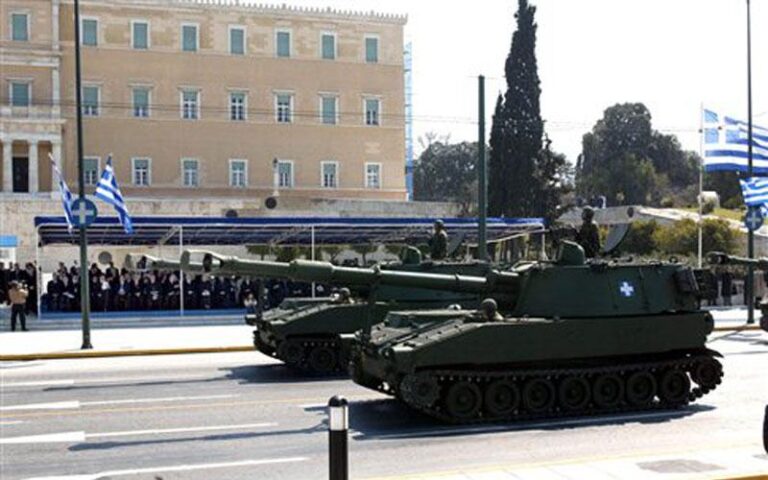 Συμφωνία Καμμένου – Δούρου για την 25η Μαρτίου: Πρώτα στρατιωτική παρέλαση, μετά γλέντι.