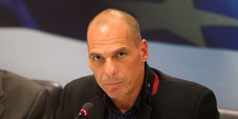 Βαρουφάκης: Δεν θα βάλω υπογραφή σε μια συμφωνία που μακροοικονομικά δεν θα βγαίνει (βίντεο)