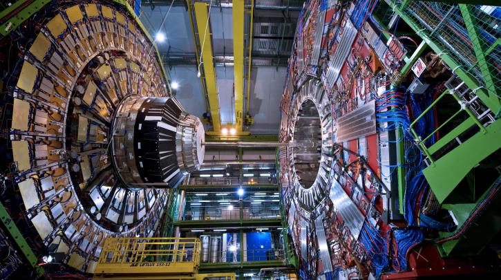 Τα πειράματα στο CERN αποκάλυψαν μια νέα σπάνια διάσπαση σωματιδίου