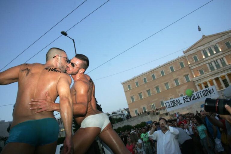 Γέμισε κόσμο το κέντρο της Αθήνας για το Athens Pride (ΦΩΤΟ-ΒΙΝΤΕΟ)