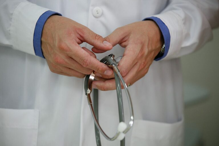ΚΕΔΕ: Εκκληση για αγροτικούς γιατρούς σε νησιά και ορεινούς Δήμου