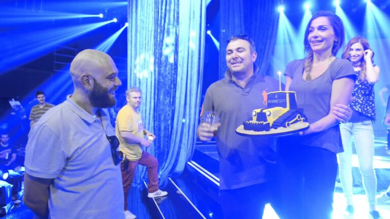 “The Voice”: Τα γενέθλια του Ρέμου και η τούρτα έπληξη (ΒΙΝΤΕΟ)