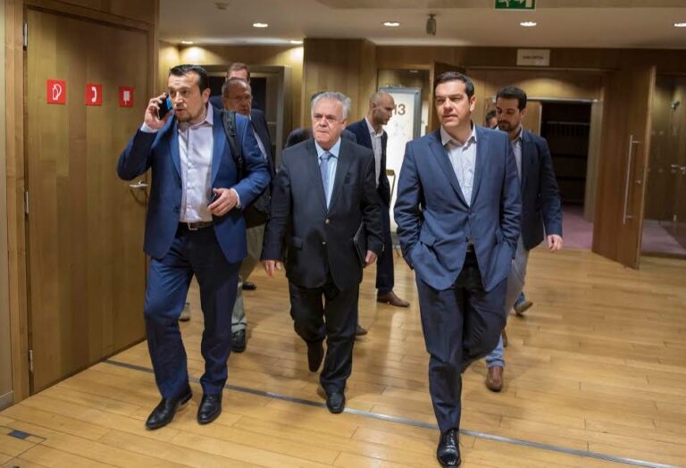 Πυρετός διαβουλεύσεων και μαραθώνιες επαφές στις Βρυξέλλες (video)