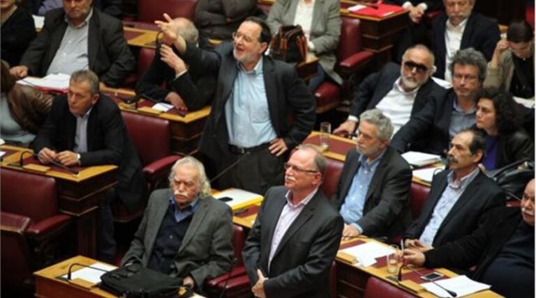 «Εμφύλιος» σε κυβέρνηση και ΣΥΡΙΖΑ για το δημοψήφισμα