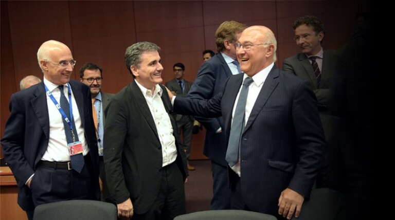 Συμφωνία στο Eurogroup – 26 δισ. ευρώ η πρώτη δόση