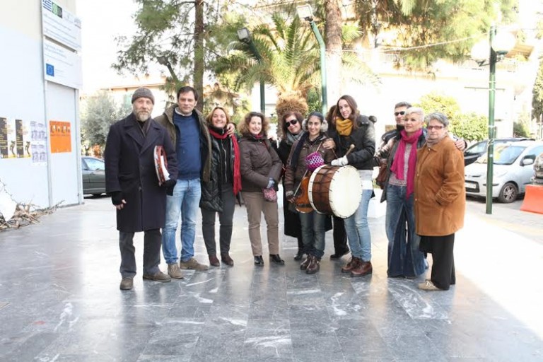 Ευχές και κάλαντα στο δήμαρχο Φιλαδέλφειας-Χαλκηδόνας από το Κέντρο Ελληνικής Τέχνης και τους Terra Voce