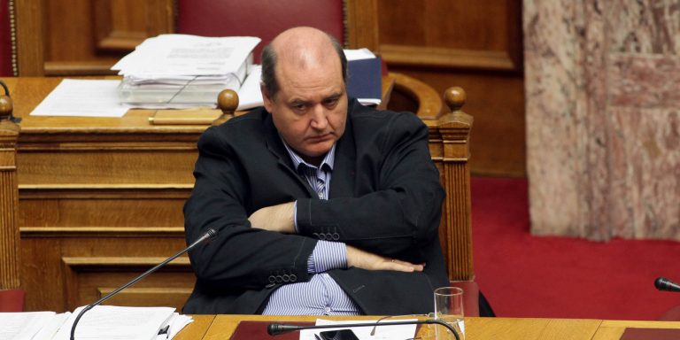 Φίλης: Υποχρεωτικό με προϋποθέσεις το μάθημα των Θρησκευτικών