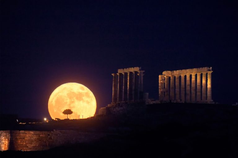 Αυγουστιάτικη Πανσέληνος: Πώς και πού θα την απολαύσετε