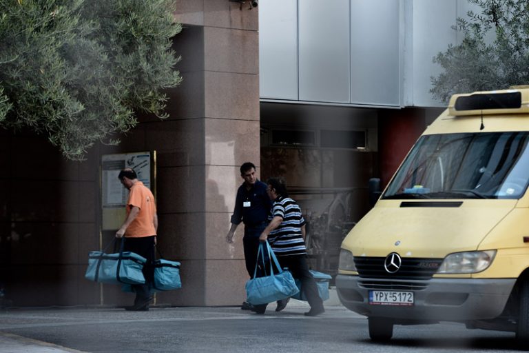 Τους πάνε… φαγητό – Ακόμη δεν έκλεισαν οι άδειες