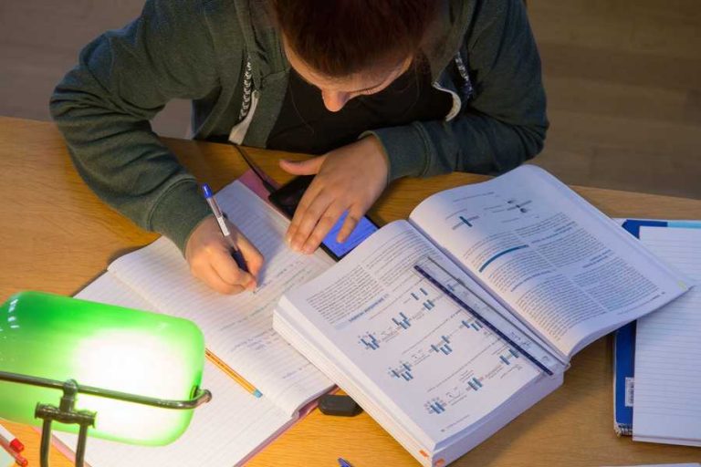 Αλλαγές στον νόμο για τα μεταπτυχιακά φέρνει ο Γαβρόγλου