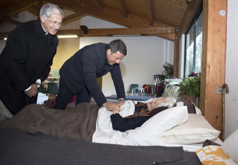 Ιταλία: Με την σύζυγό του ο Ρέντσι στις σεισμόπληκτες περιοχές