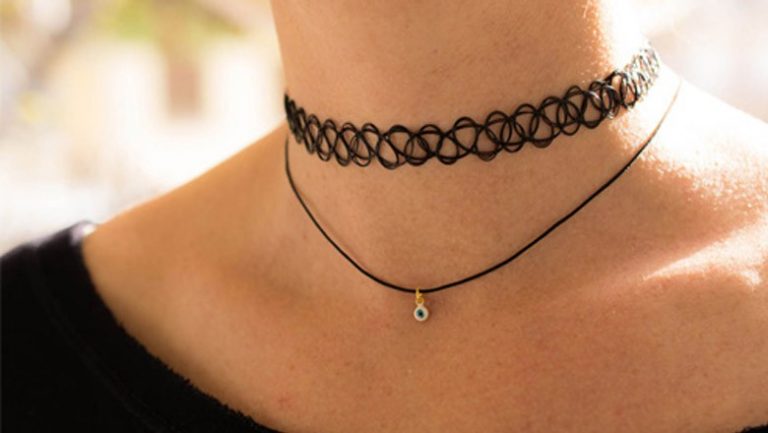 Choker: το απόλυτο αξεσουάρ για φέτος