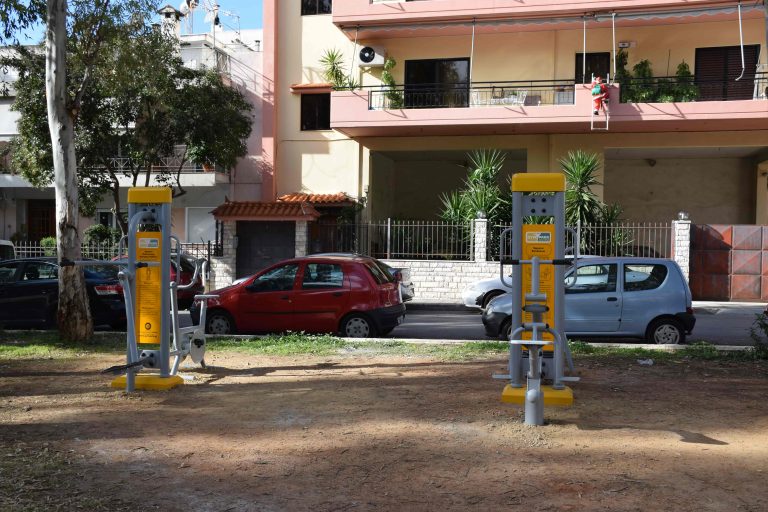 Τοποθέτηση υπαίθριων πιστοποιημένων οργάνων γυμναστικής στη Πλατεία Μιαούλη