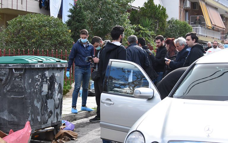 Φρίκη: Τέρατα φίμωσαν και έπνιξαν με τον ομφάλιο λώρο το βρέφος που βρέθηκε σε κάδο στην Πετρούπολη