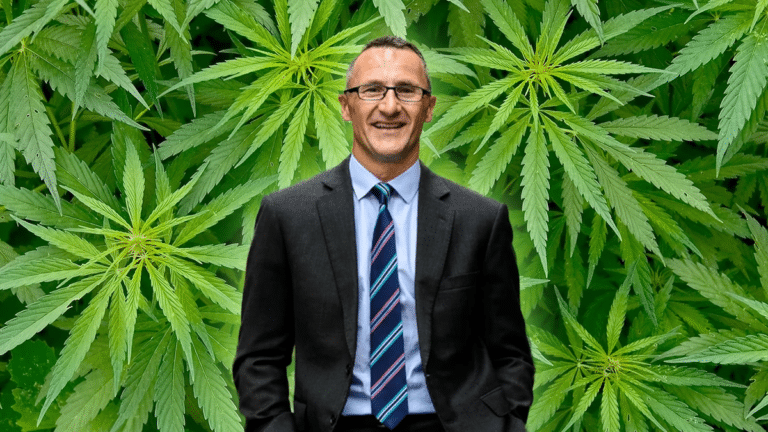 Αντίστροφη μέτρηση για την νομιμοποίηση των ναρκωτικών το νέο ακαδημαϊκό έτος στη Νέα Ζηλανδία!