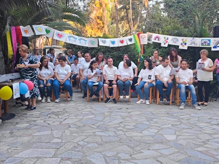 Με μεγάλη επιτυχία πραγματοποιήθηκε η καλοκαιρινή γιορτή της Λέσχης Φιλίας ΑμεΑ με θέμα «Ουράνιο τόξο τα Παιδιά μας”