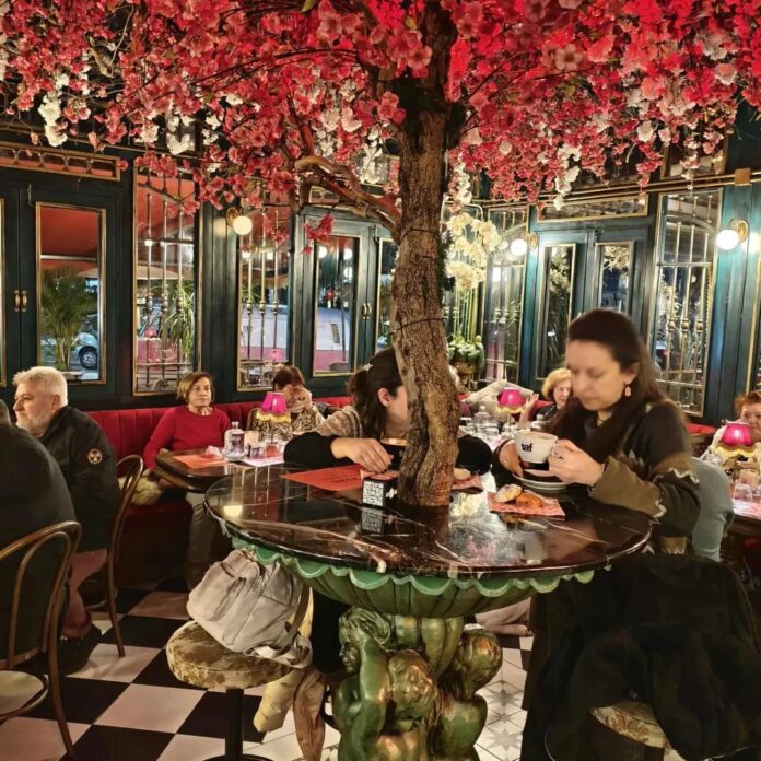 Έκοψε την Πρωτοχρονιάτικη Πιτα ο Φιλοζωικός Σύλλογος του Δήμου στο Libertine