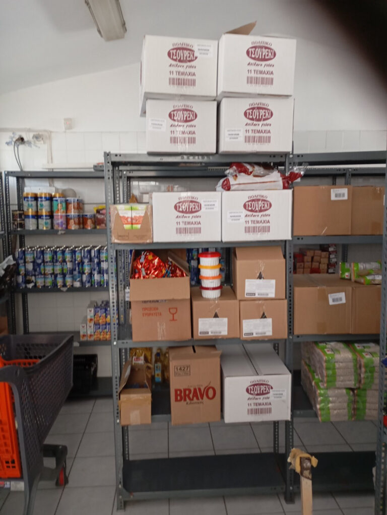 Δωρεάν διανομή τροφίμων και πασχαλινών ειδών στους δικαιούχους του  Κοινωνικού Παντοπωλείου