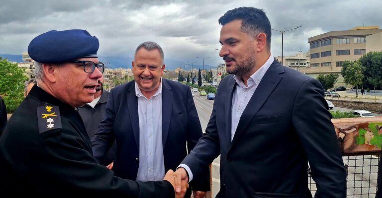 Άμεση αποκατάσταση και επαναλειτουργία πεζογέφυρας