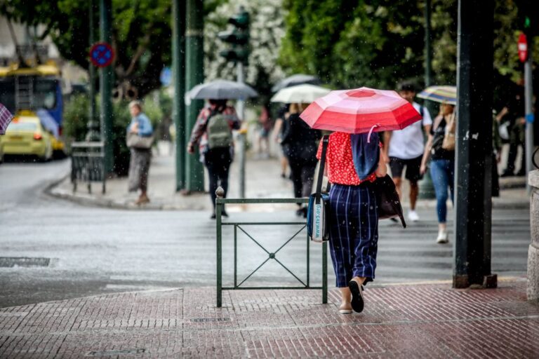Ο καιρός τρελάθηκε: Πλησιάζουν καταιγιδοφόρα νέφη – Η λίστα με τις περιοχές που θα «βομβαρδιστούν» από χαλάζι