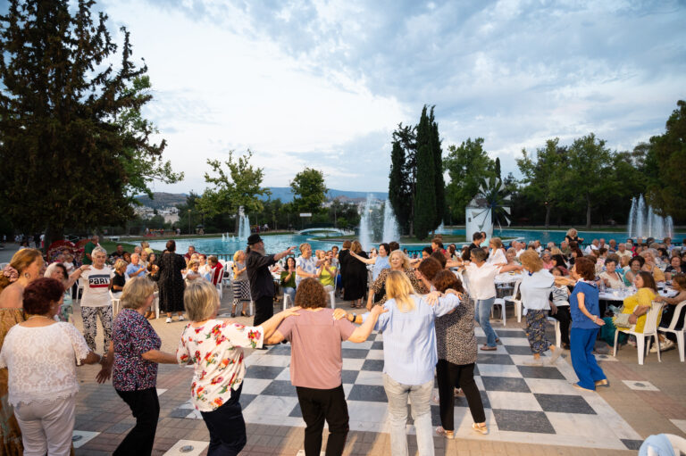 Καλοκαιρινή γιορτή ΚΑΠΗ: Πάνω από 400 μέλη στο άλσος Νέας Φιλαδέλφειας (ΦΩΤΟΡΕΠΟΡΤΑΖ)