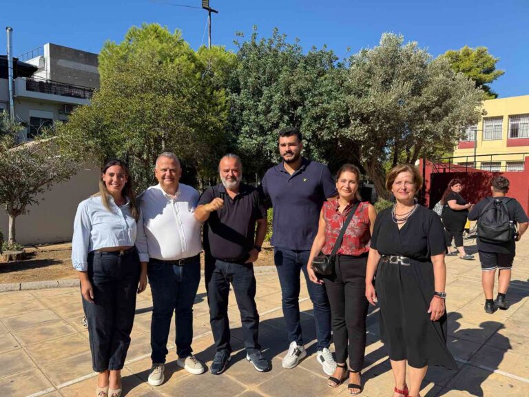 Ο Μάριος Ηλιόπουλος στον Αγιασμό Σχολείων Νέας Φιλαδέλφειας